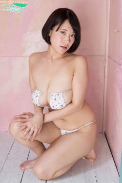 美女光屁屁